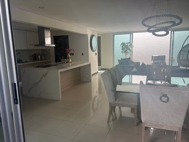 VENTA SANTA ANA POZOS CONDOMINIO CASA CON PISCINA cedo deuda de banco