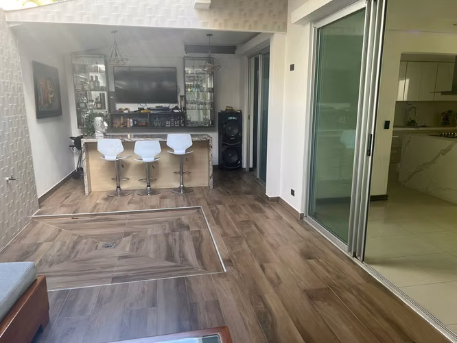 VENTA SANTA ANA POZOS CONDOMINIO CASA CON PISCINA cedo deuda de banco
