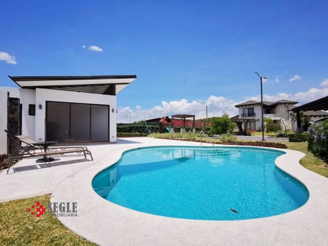 Venta de lote en Condomini, Santa Ana, Río Oro.