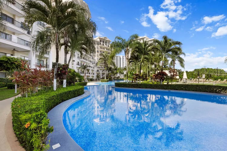 Venta de Condominio JacoBay de 3 habitaciones en el 6to piso con vistas panorámicas