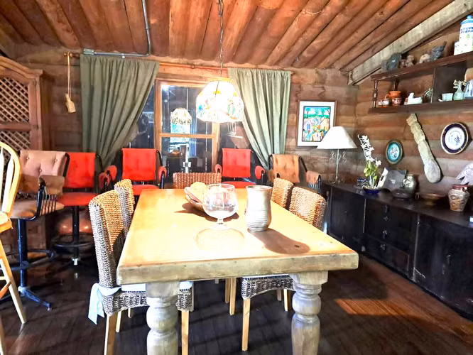 Se vende propiedad de montaña con 4 apartamentos y 3 casas cabañas - Imagen 8