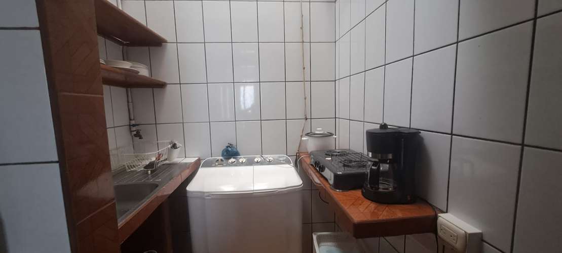 Apartamento tipo estudio, AMUEBLADO con servicios incluidos.