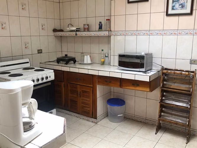 HABITACIÓN AMUEBLADA por PASEO COLON  con servicios incluidos - Imagen 11