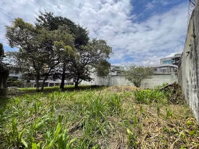 Lote en Barrio Dent-San Pedro ideal para apartamentos y/o locales