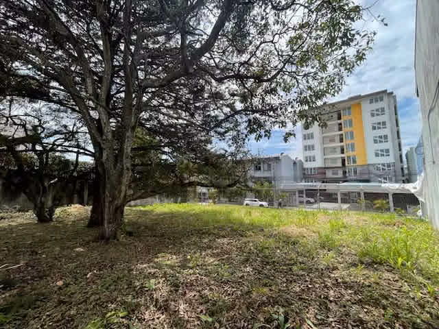 Lote en Barrio Dent-San Pedro ideal para apartamentos y/o locales