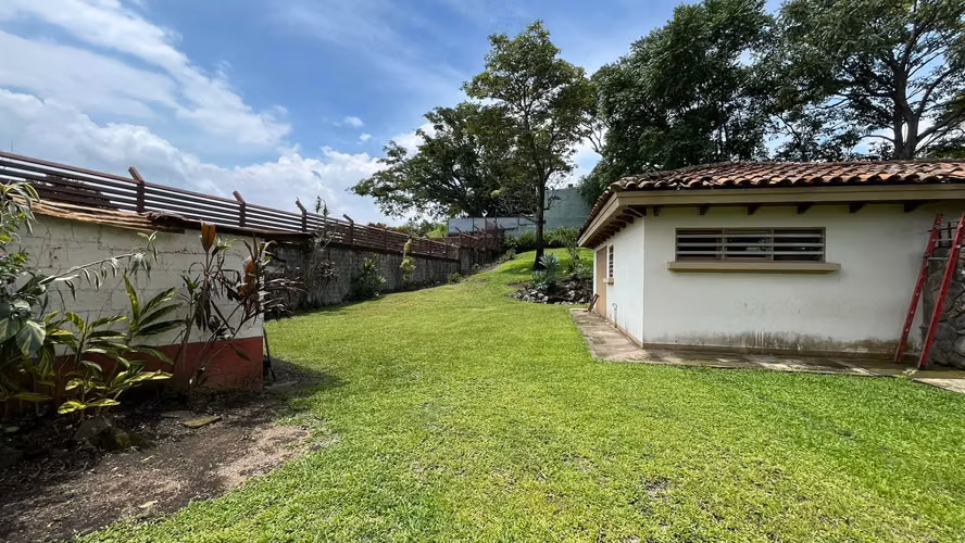 Venta. Santa Ana. Propiedad para desarrollar.