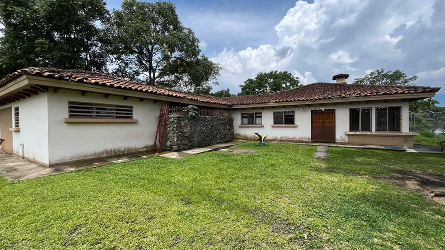 Venta. Santa Ana. Propiedad para desarrollar.