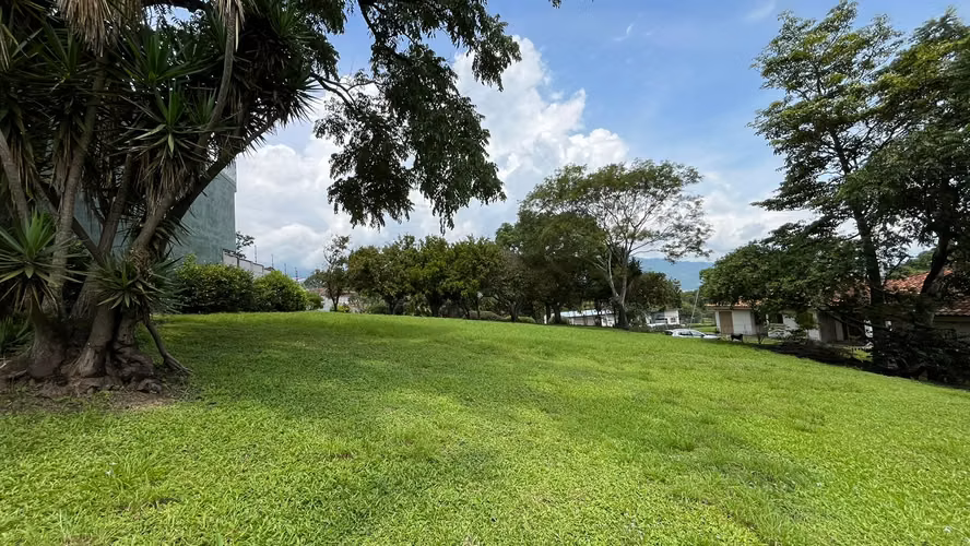 Venta. Santa Ana. Propiedad para desarrollar.