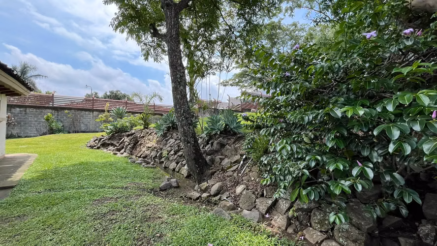 Venta. Santa Ana. Propiedad para desarrollar.