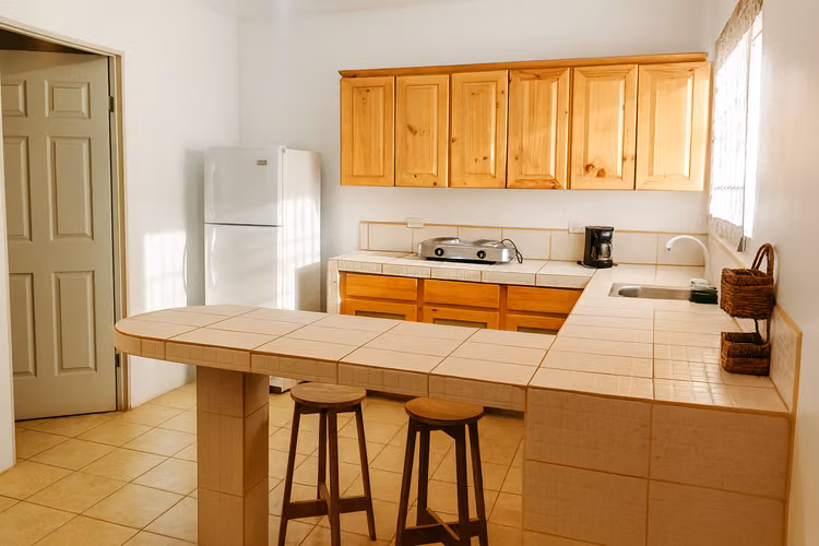8 apartamentos amoblados y equipados a metros de Playa Tamarindo, Guanacaste.