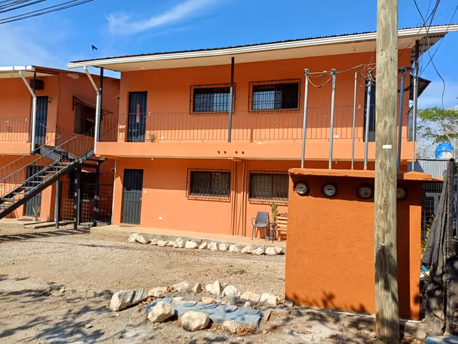 8 apartamentos amoblados y equipados a metros de Playa Tamarindo, Guanacaste.