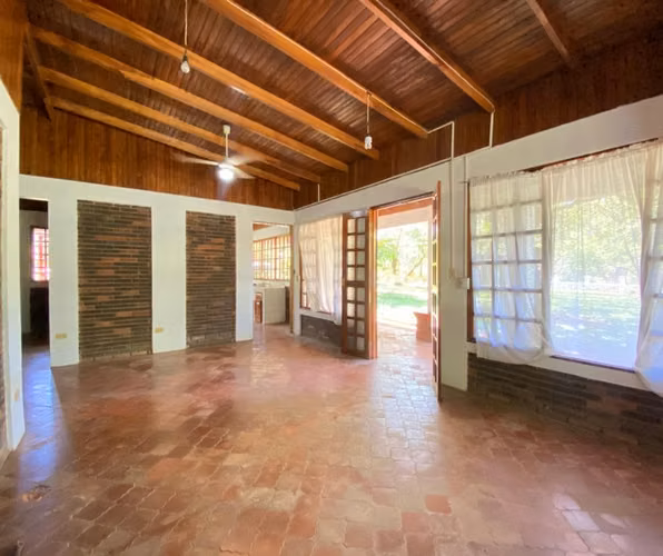 FINCA CON 2 PROPIEDADES EN TURRUBARES Y VISTA A LA 27