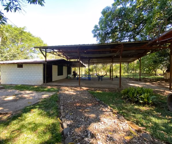FINCA CON 2 PROPIEDADES EN TURRUBARES Y VISTA A LA 27