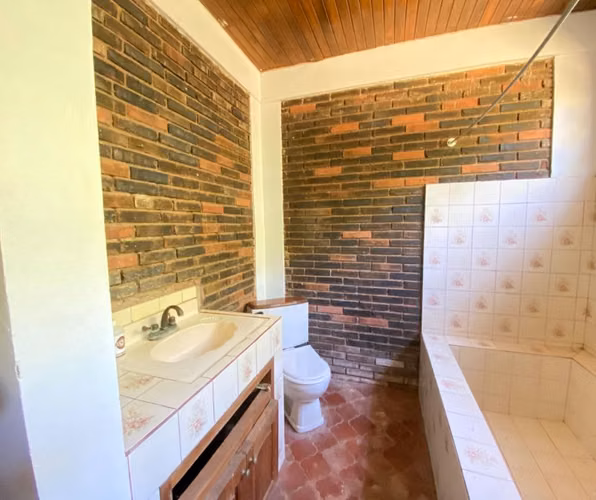 FINCA CON 2 PROPIEDADES EN TURRUBARES Y VISTA A LA 27
