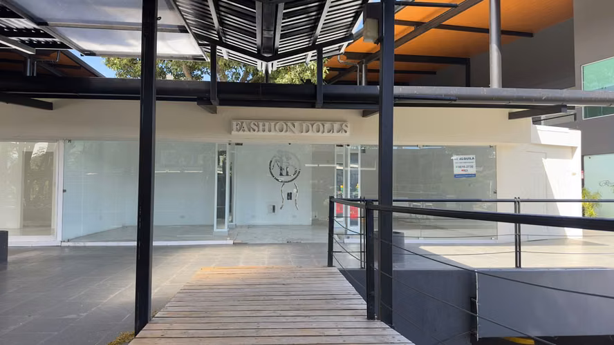 Locales comerciales y para restaurante en Momentum Lindora