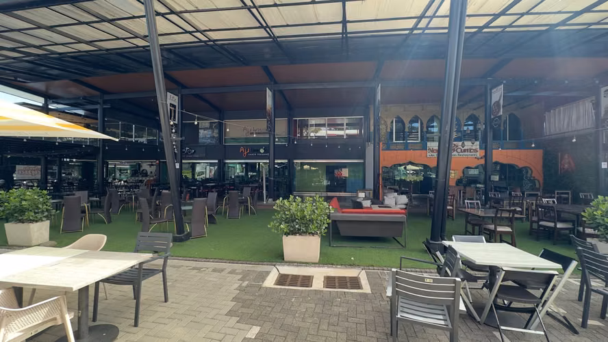 Locales comerciales y para restaurante en Momentum Lindora
