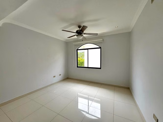 SE VENDE O SE ALQUILA CASA EN LA GUÁCIMA