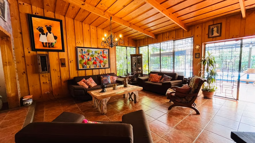 Venta. Escazu, Real de Pereira. Casa con area verde y piscina. - Imagen 7