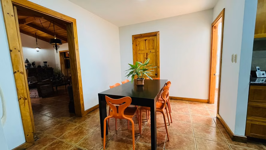 Venta. Escazu, Real de Pereira. Casa con area verde y piscina. - Imagen 18