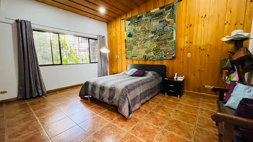 Venta. Escazu, Real de Pereira. Casa con area verde y piscina. - Imagen 10
