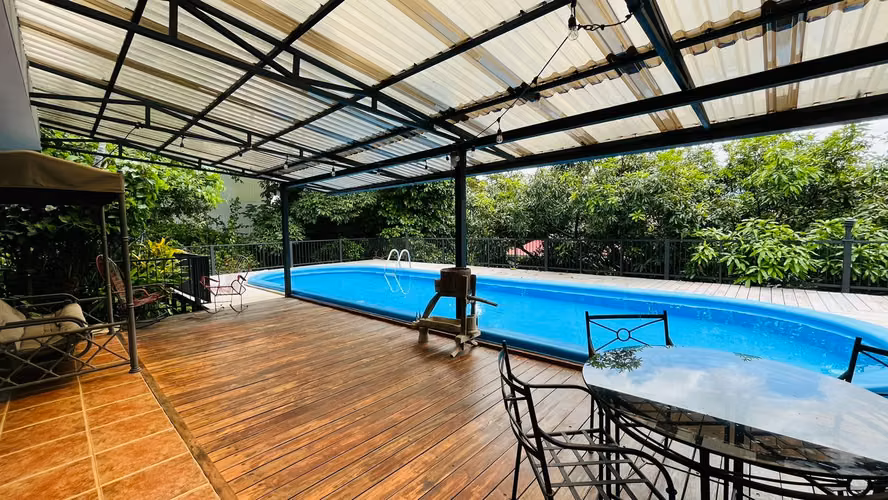 Venta. Escazu, Real de Pereira. Casa con area verde y piscina. - Imagen 19