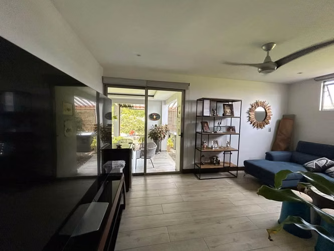SE VENDE AMPLIA CASA EN EXCLUSIVO CONDOMINIO (GUÁCIMA, ALAJUELA) - Imagen 9