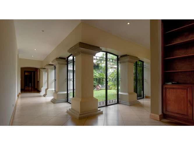 Bosques de Lindora, Santa Ana. Preciosa residencia de lujo - Imagen 9