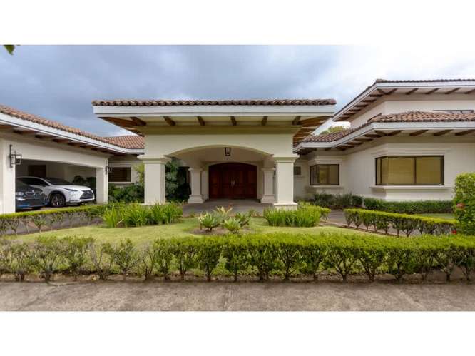 Bosques de Lindora, Santa Ana. Preciosa residencia de lujo - Imagen 3