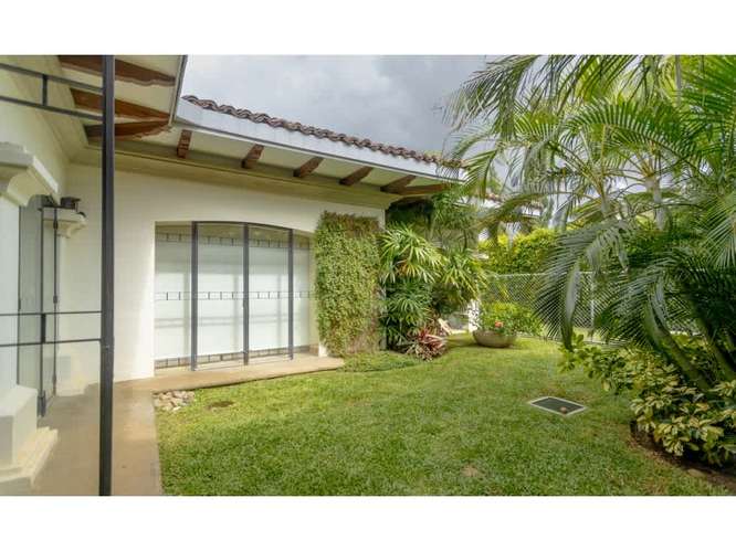 Bosques de Lindora, Santa Ana. Preciosa residencia de lujo - Imagen 14