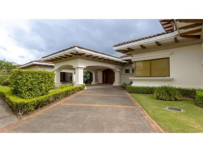 Bosques de Lindora, Santa Ana. Preciosa residencia de lujo - Imagen 4