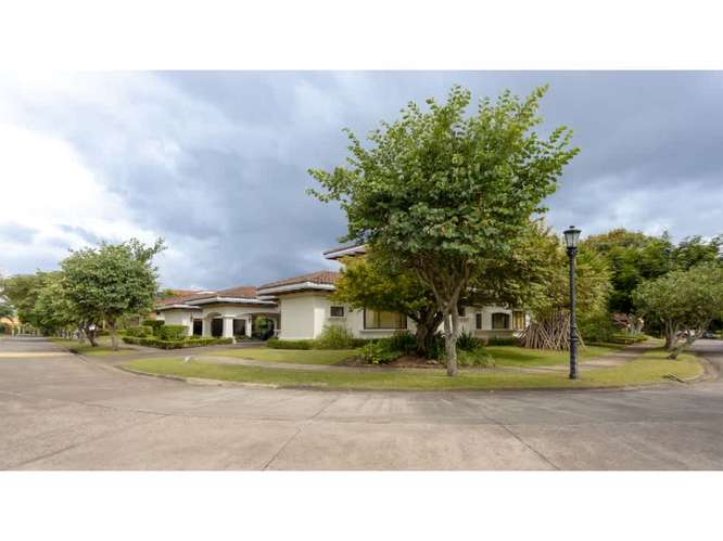Bosques de Lindora, Santa Ana. Preciosa residencia de lujo - Imagen 2