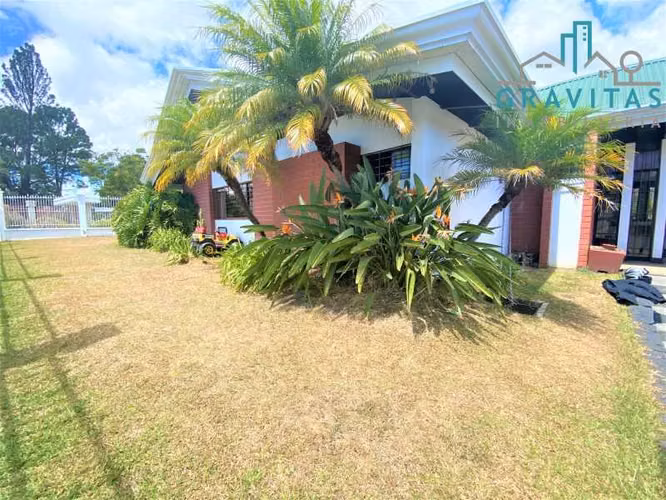 Casa en Curridabat | Uso de suelo mixto | 1300 m2 | 5 hab | F 206