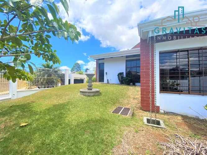 Casa en Curridabat | Uso de suelo mixto | 1300 m2 | 5 hab | F 206