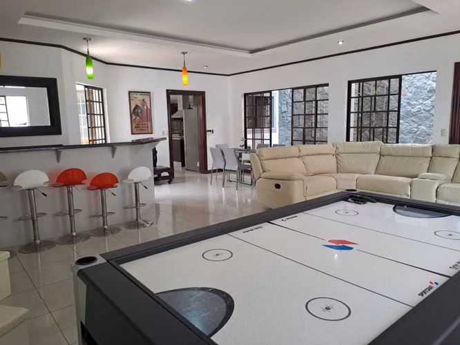 Casa de lujo en Santo Domingo de Heredia con piscina