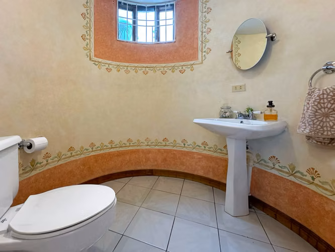 Se vende Casa en residencial privado en Ayarco, Curridabat (AD).