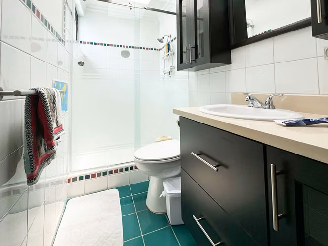 Se vende Casa en residencial privado en Ayarco, Curridabat (AD).
