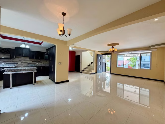 Casa en condominio en venta Santo Domingo, Heredia