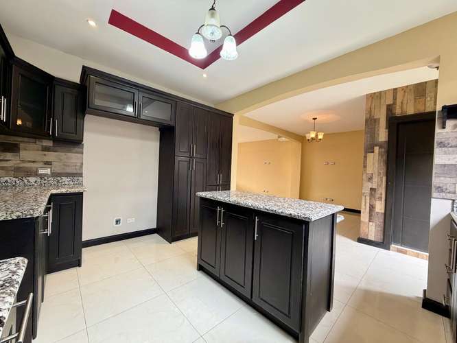Casa en condominio en venta Santo Domingo, Heredia