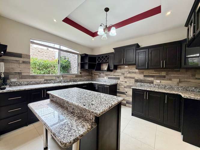 Casa en condominio en venta Santo Domingo, Heredia
