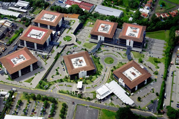 Oficinas disponibles en el Centro Corporativo El Cafetal