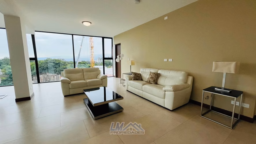Alquiler. Escazú. Nuevo y moderno apartamento en primera planta. - Imagen 5