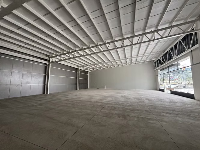 Locales comerciales Santa Ana Piedades 500m2
