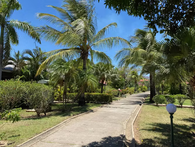 VILLA EXORA EN ALQUILER PLAYA POTRERO