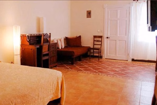 Hotel de 47 Habitaciones en Santa Ana con Excelente Rentabilidad ID 12513