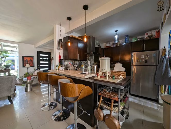 EN VENTA -  HERMOSA CASA  EN CONDOMINIO- BRASIL SANTA ANA - Imagen 5