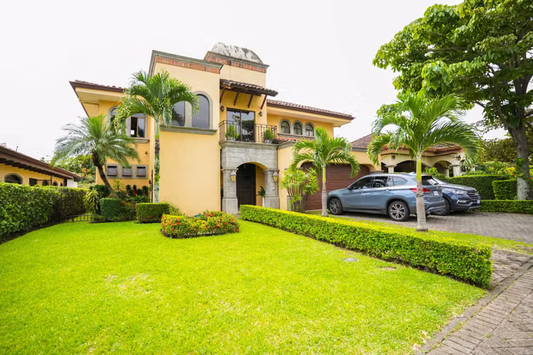 Venta de Casa en Santa Ana