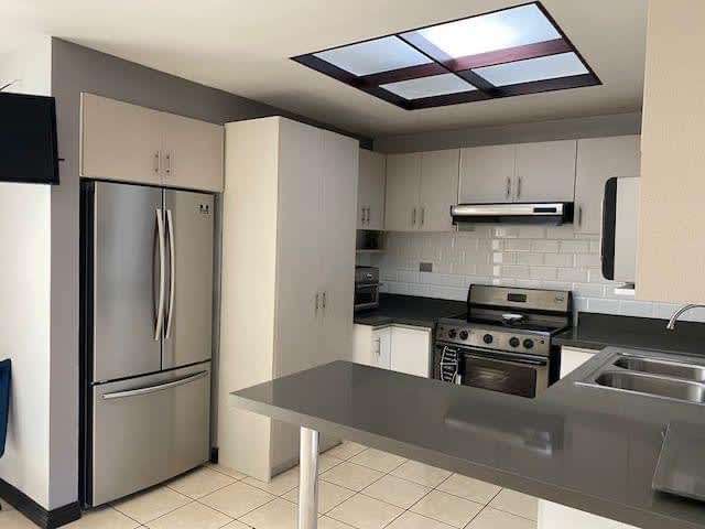 VENDO CASA EN CONDOMINIO SAN ANTONIO DE DESAMPARADOS