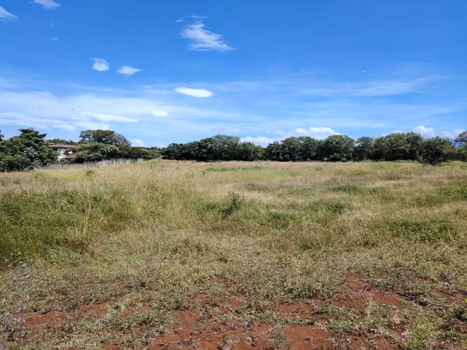 EN VENTA - AMPLIO LOTE PARA DESARROLLO RESIDENCIAL – LA CANADA - Imagen 3