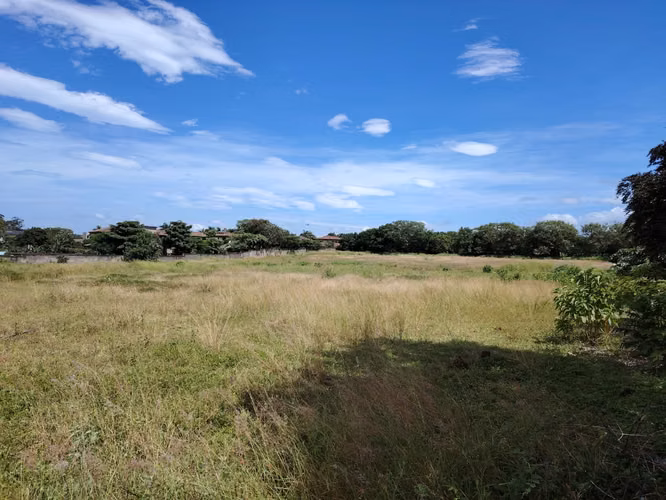 EN VENTA - AMPLIO LOTE PARA DESARROLLO RESIDENCIAL – LA CANADA - Imagen 6