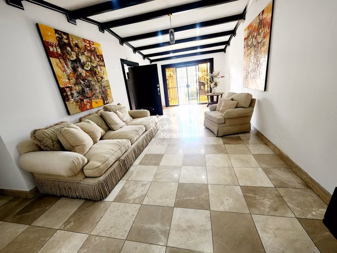Venta de Casa Independiente en una Planta en Rohrmoser, Impecable